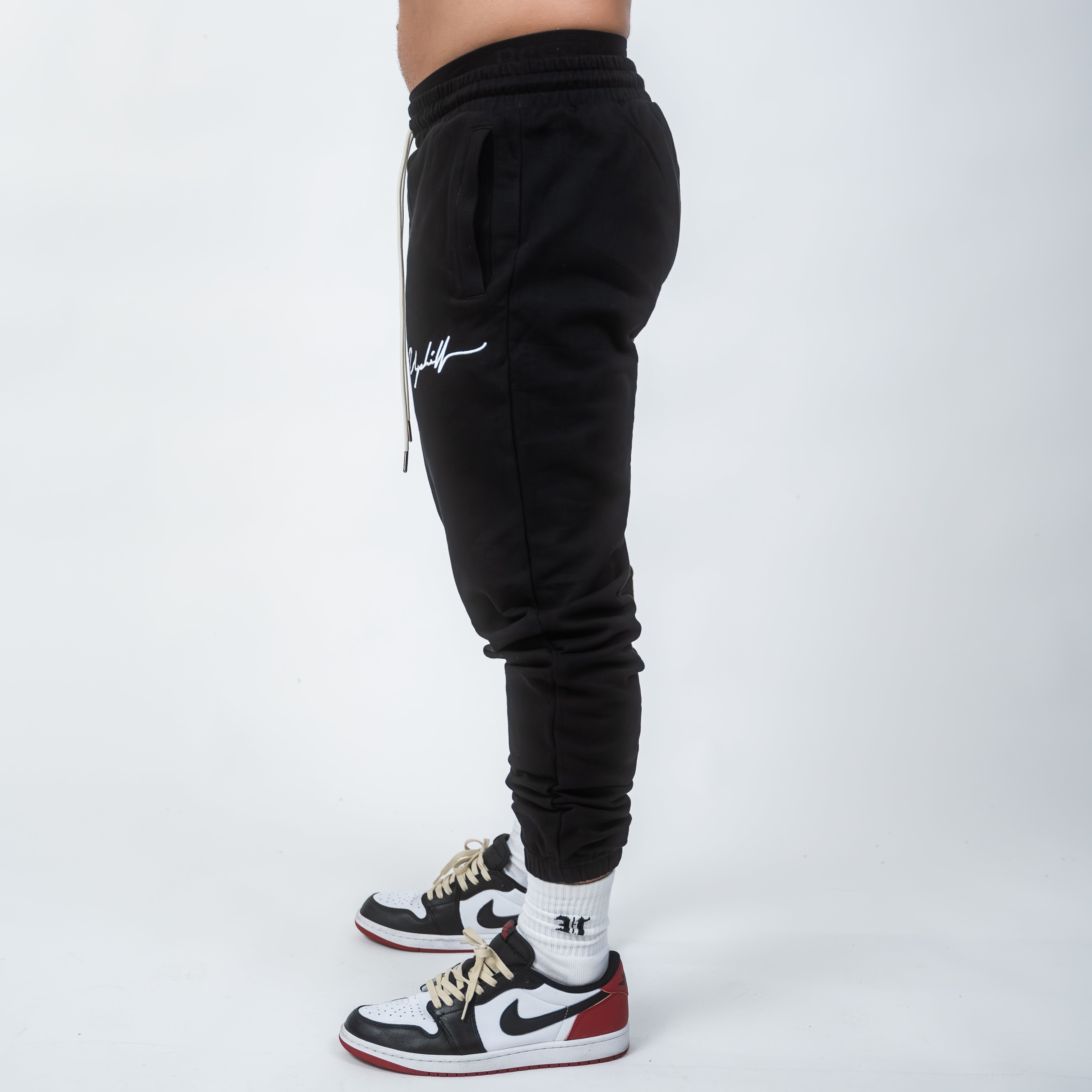 Essential Joggers Black